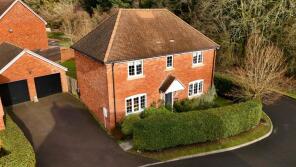 3, Harfield Crescent, Medstead, Alton GU34 5TE