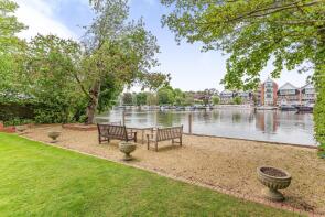 5, Remenham Row, Wargrave Road, Henley-on-thames RG9 2LQ