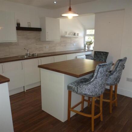 KITCHEN/BREAKFAST ROOM