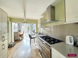 6, Coed Mor, Holywell CH8 9HY