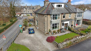 1 White Rock, Redhills Road, Carnforth LA5 0AN