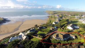 Dolphins, Cliff Lane, New Polzeath, Wadebridge PL27 6UE