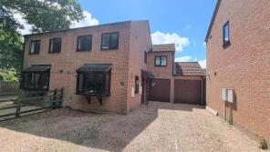 4, Oakwood, Newark NG23 5LZ