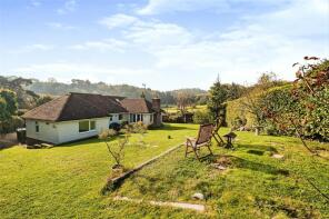 7 Downlands, Stocks Mead, Pulborough RH20 4AU