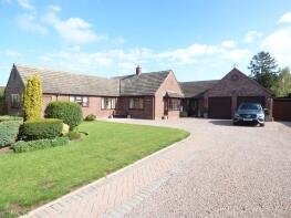 Sunnybank, C2107 Naunton, Naunton, Worcester WR8 0PZ