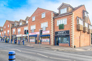 24, Hunters Court, Hunters Way, Halton, Leeds LS15 0LB
