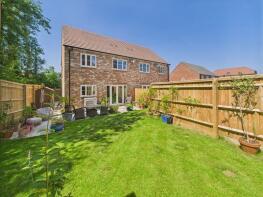 16, Doverte Close, Newport, Berkeley GL13 9FS