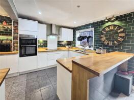 28, Garswood, Bracknell RG12 0TY