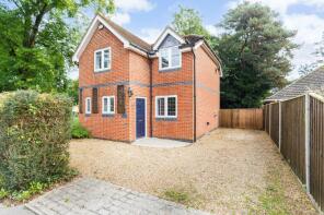 St Helier, Cold Ash Hill, Cold Ash, Thatcham RG18 9PT