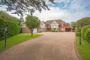 3, Royston Close, Eastbourne BN20 0EY