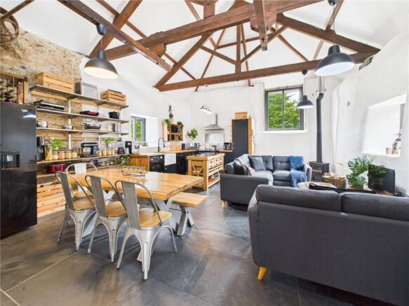 Kitchen & Living