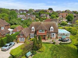 4, Deneside, Eastbourne BN20 0HU