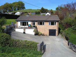 Aderyn Glas, Mochdre, Newtown SY16 4JJ