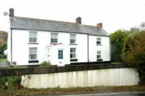Guildford House, A4075 Junction C3091 Cresselly Village To Junction Sp49/5/1, Cresselly, Kilgetty SA68 0TY