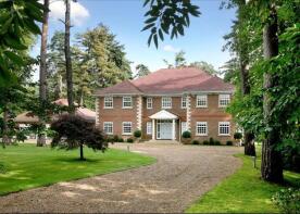 Castanea, Lake Road, Virginia Water GU25 4QW