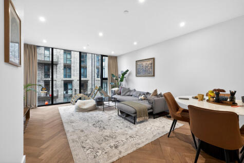 1 Merino Gardens, London, E1W