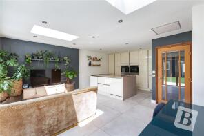 3, Fairlight Villas, North Road, Havering-atte-bower, Romford RM4 1PP