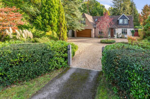 Harefield, Seale Lane, Farnham GU10 1LD