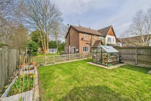 11, Smugglers End, Haywards Heath RH17 6BQ