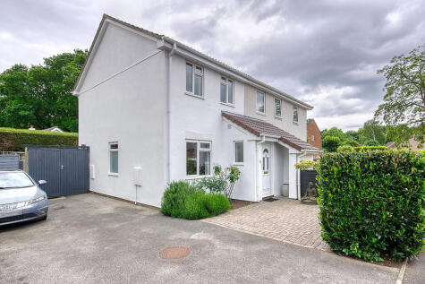 Bay Close, Three Legged Cross, Wimborne