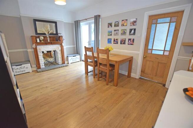 Middle Room.jpg