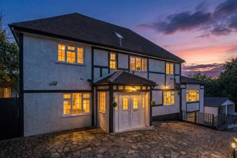 Gravelly Hill, Caterham, CR3