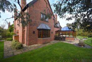 Barton House, Wychnor Lane, Burton-on-trent DE13 8BU