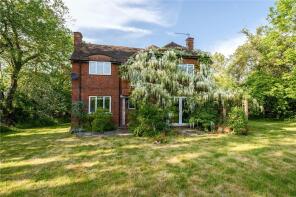 Lea House, Farnham Road, Ewshot, Farnham GU10 5AY