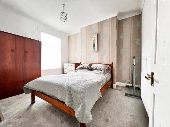 BEDROOM 1 (FLAT 2)