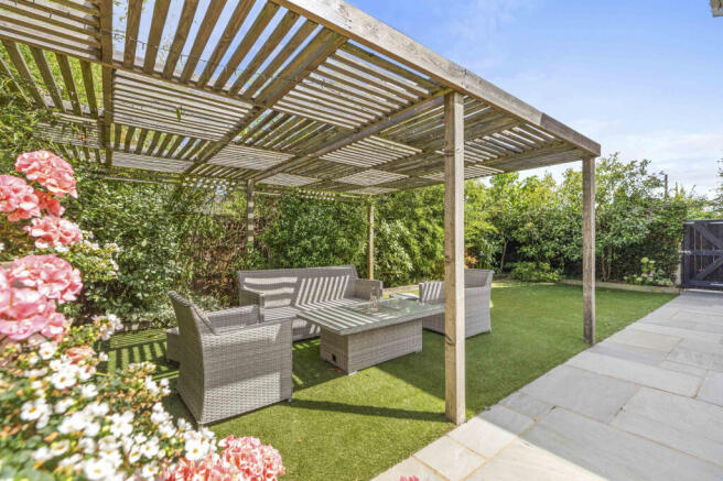 1 Cherrywood Gardens, HP10 9AX (LOW RES)-22