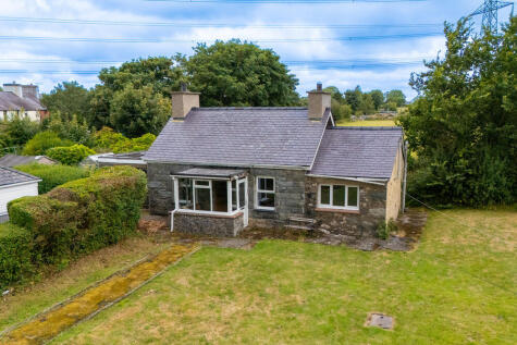 Tyn Y Gerddi, Penisarwaun, Caernarfon, Gwynedd LL55 3PW