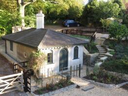 Gatekeepers Lodge, Upper Street, Chippenham SN14 8HN