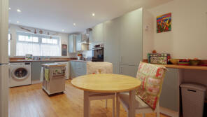 42, Thorpe Gardens, Belle Vue, Doncaster DN4 5FW