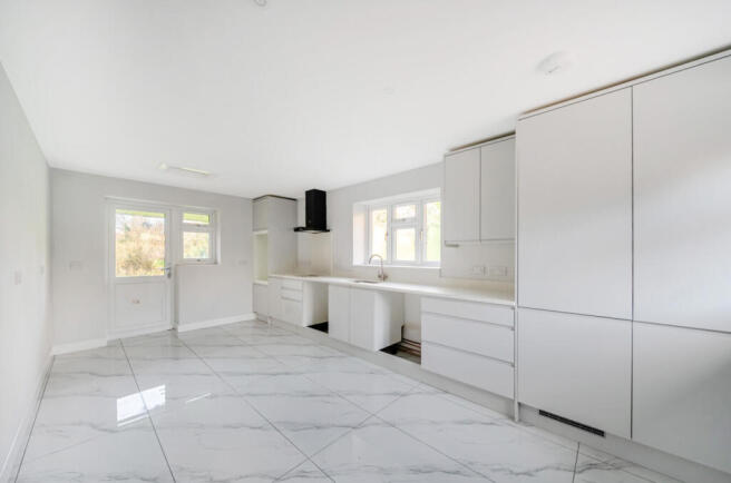 Kitchen/Breakfast Rm