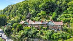 3, Eastwood Cottages, Road Past Sunny Lyn Holiday Park, Lynton EX35 6NR