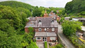 Wrayholme, Alyn Crescent, Caergwrle LL12 9AQ