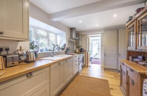 1, Manor Close, Beaminster DT8 3HA