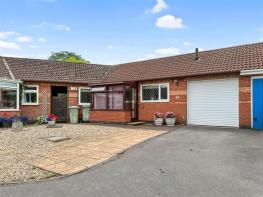 48, Holmefield, Newark NG24 3TZ