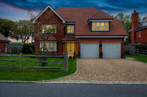 15, Highfield Close, Lingfield RH7 6GR