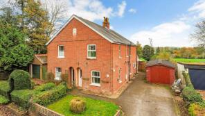 2, Homeside, Vicarage Lane, Ropley, Alresford SO24 0DU