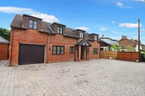 Fir Croft, Alexandra Road, Chipperfield, Kings Langley WD4 9DS