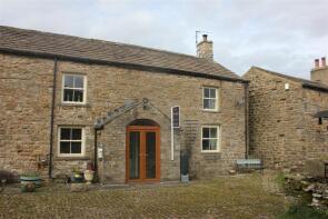 Ella Farmhouse, Appersett Village, Hawes DL8 3LN