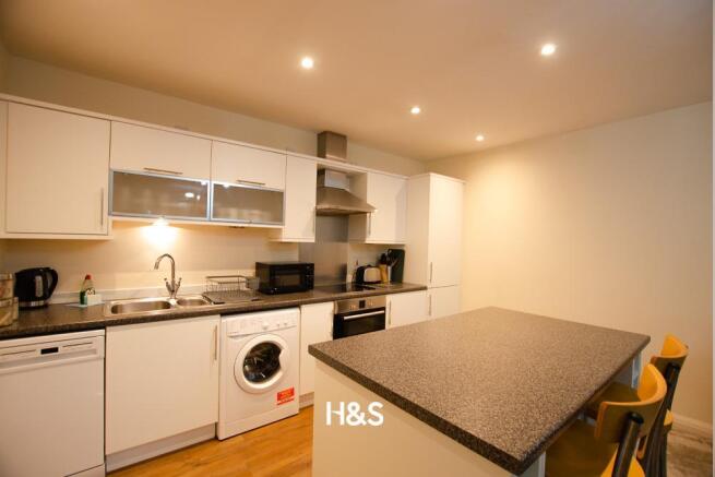 Kitchen 1.jpg