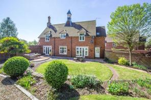 14, Wychwood Park, Crewe CW2 5GP