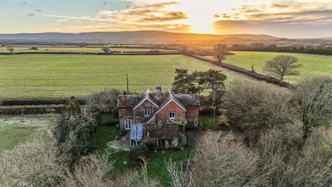 Langtye Cottage Drone-24.jpg