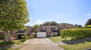 27, Coombe Drove, Steyning BN44 3PW