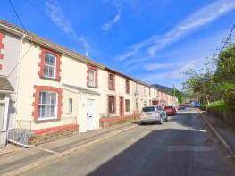 17, Tymeinwr Avenue, Bridgend CF32 8NE