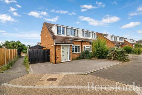 Cumberland Close, Braintree, CM7