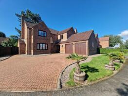 32, Cumberland Gardens, Grantham NG33 4SQ