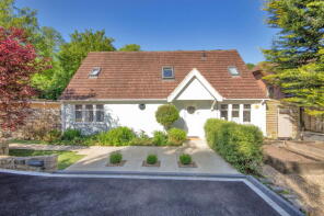 Le Courtillet, Rhododendron Avenue, Meopham, Gravesend DA13 0TU